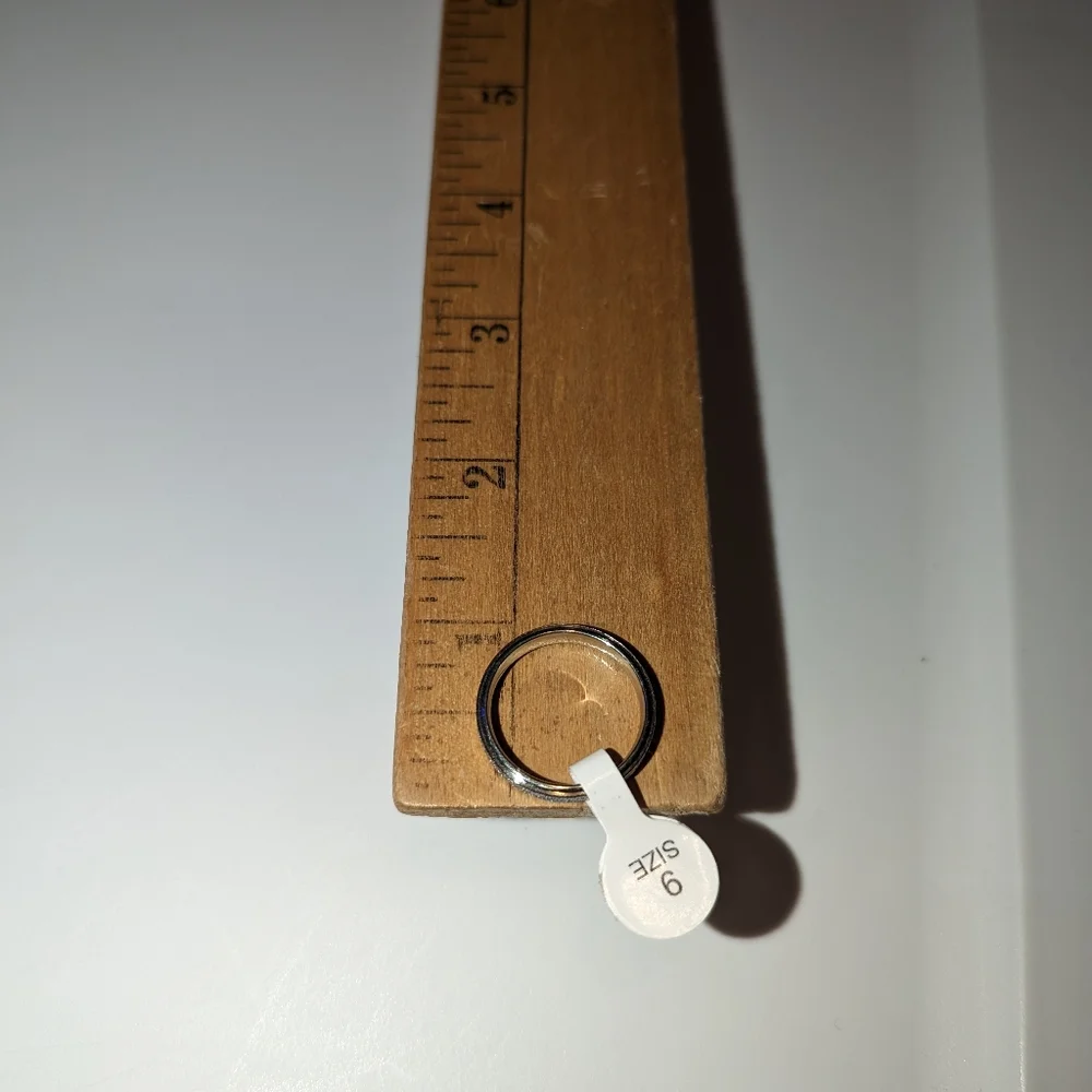 Fashion sparkly ring/band - Picture 8 of 10